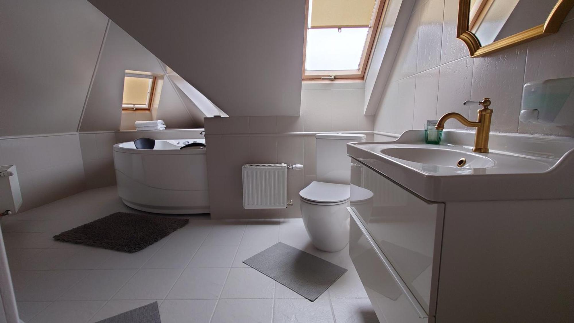 Guesthouse Cetri Veji Turkalne المظهر الخارجي الصورة